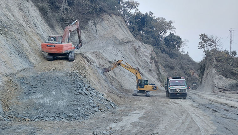 नारायणघाट-बुटवल सडक अवरुद्ध, डाइभर्सन बाढीले बगायो