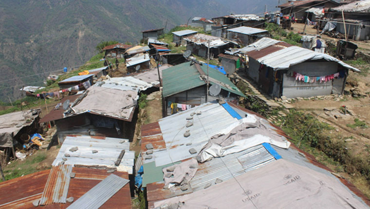 भूकम्पको १० वर्ष: बारपाकको दलित बस्तीमा टहराको बास, आधारभूत सुविधाको अभाव
