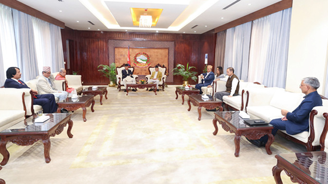 बालुवाटारमा सत्ता साझेदार दलका शीर्ष नेताको बैठक जारी