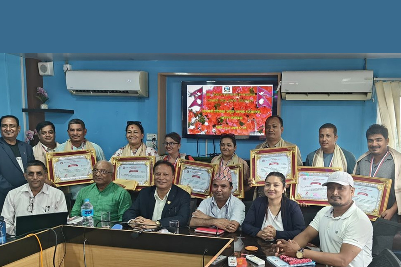 बागमती प्रदेशमा अनुशासित चालक र सहचालक सम्मानित