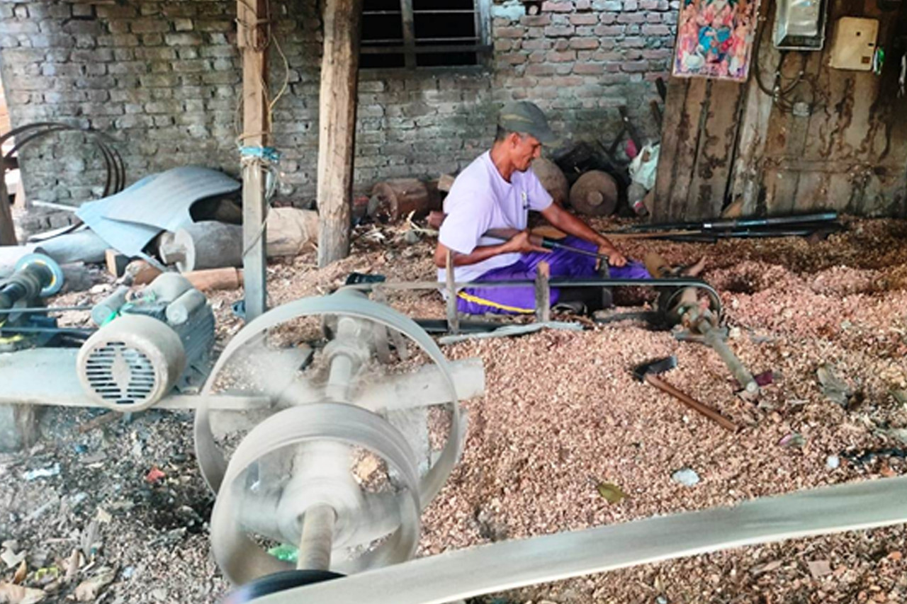 कञ्चनपुरका गङ्गारामलाई पुर्खौली सीप धान्न मुस्किल