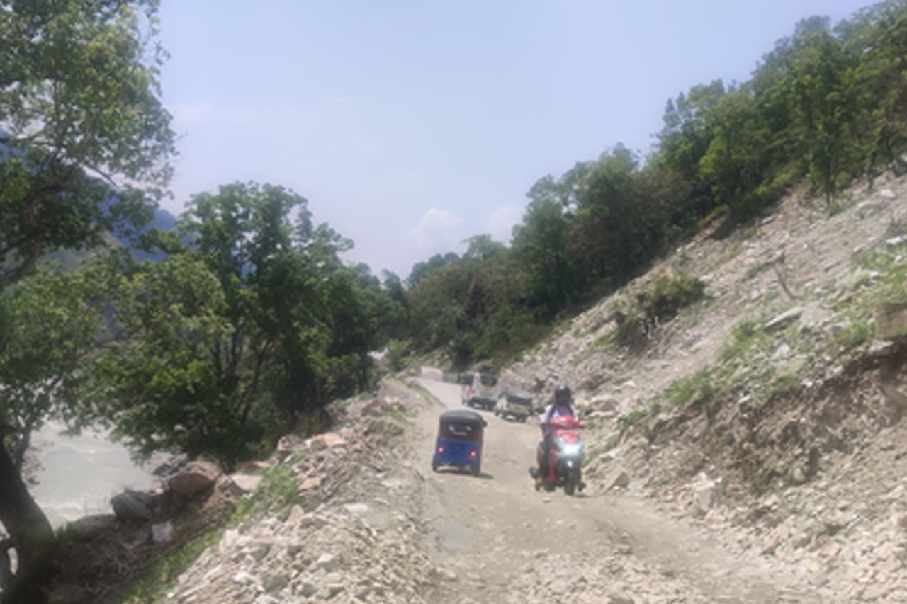 लमजुङ–मनाङ सडक: चट्टान खोपेर बनाइएको जोखिमपूर्ण यात्रा