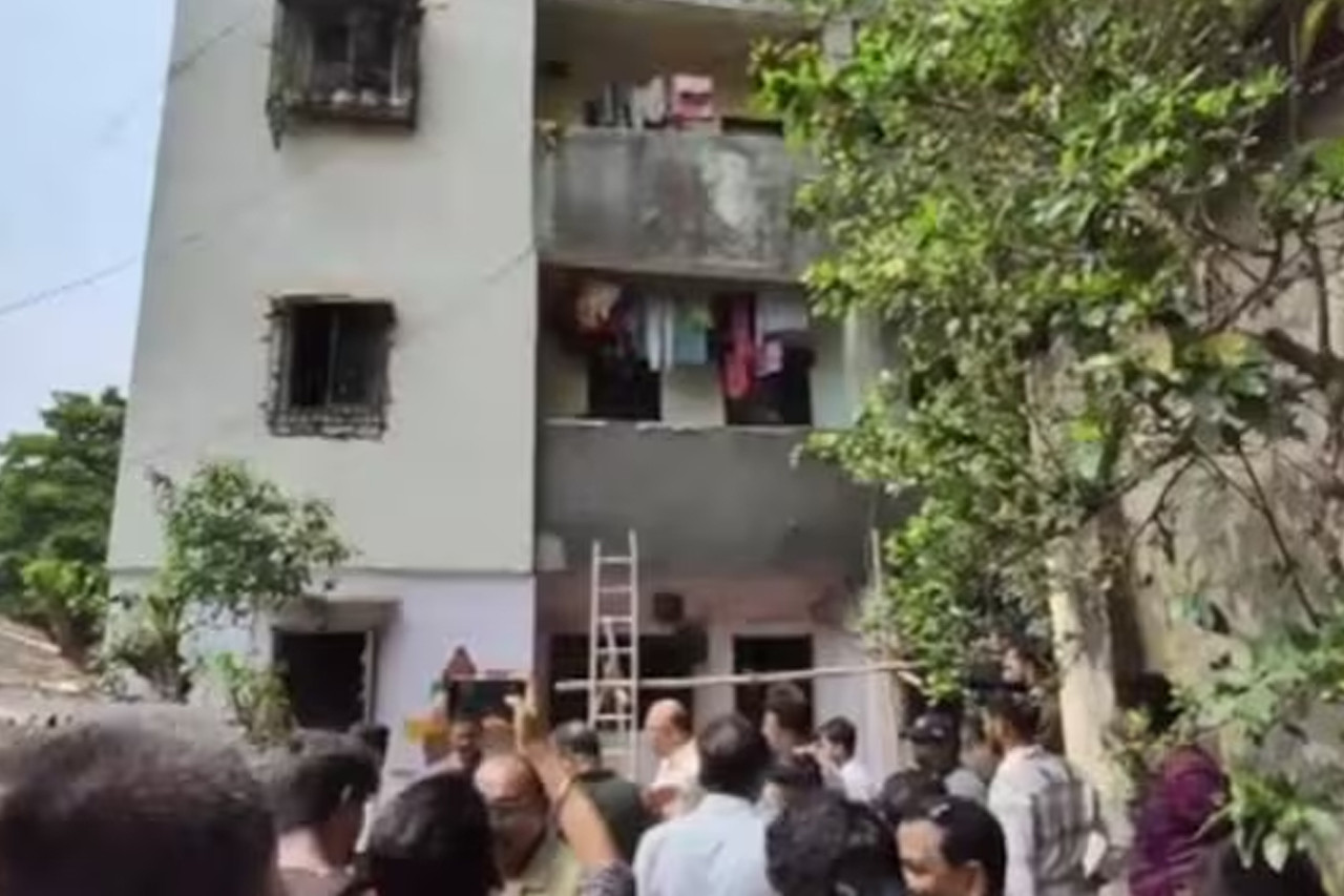 महाराष्ट्रमा भवन भत्किँदा ६ को मृत्यु, ६ घाइते