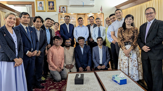 स्वास्थ्य सुधारका लागि थाइल्याण्डमा सुझाव संकलन गर्दै मन्त्री पौडेल