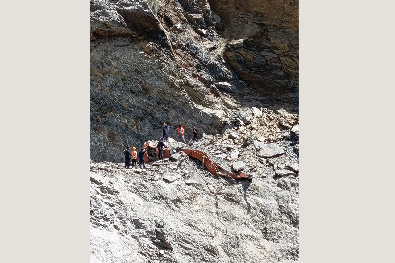 म्याग्दीमा पहिरोमा पुरिएर जलविद्युत् आयोजनाका चालकको मृत्यु