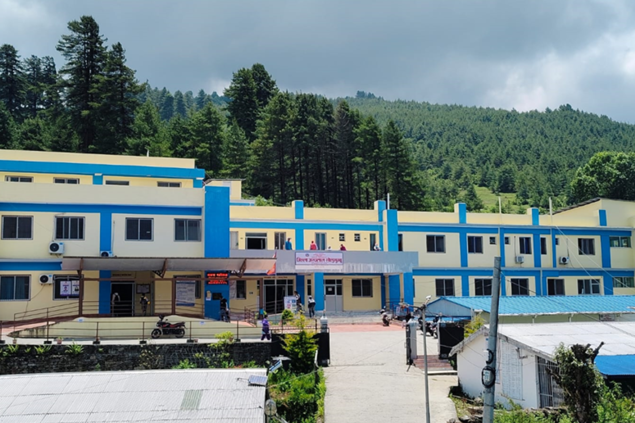 फाप्लु अस्पतालमा ५४ शय्याको सेवा, तर १५ शय्याको दरबन्दी