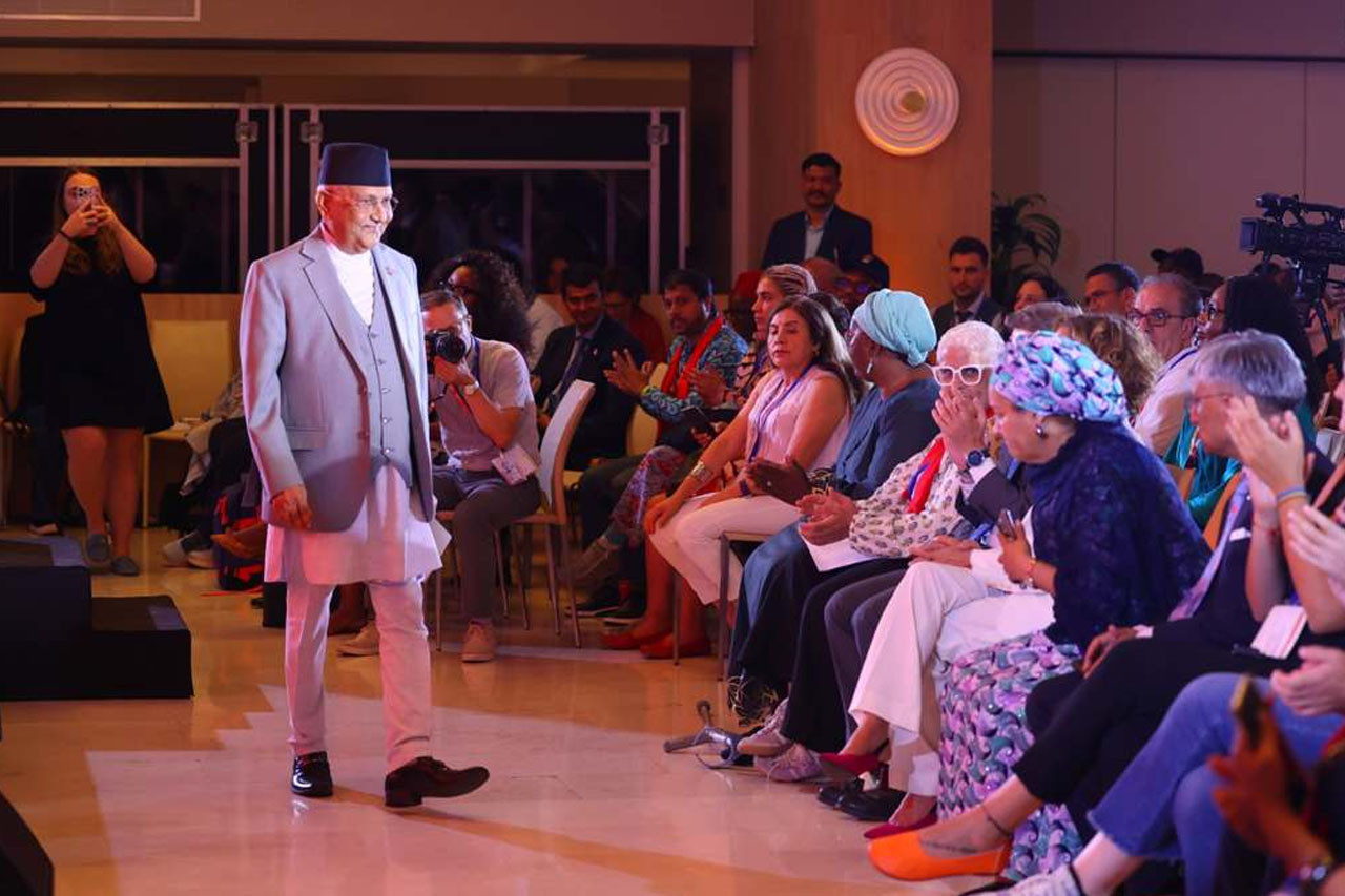 स्पेनका नरेशको आयोजनामा रात्रिभोजमा प्रधानमन्त्री ओली सहभागी