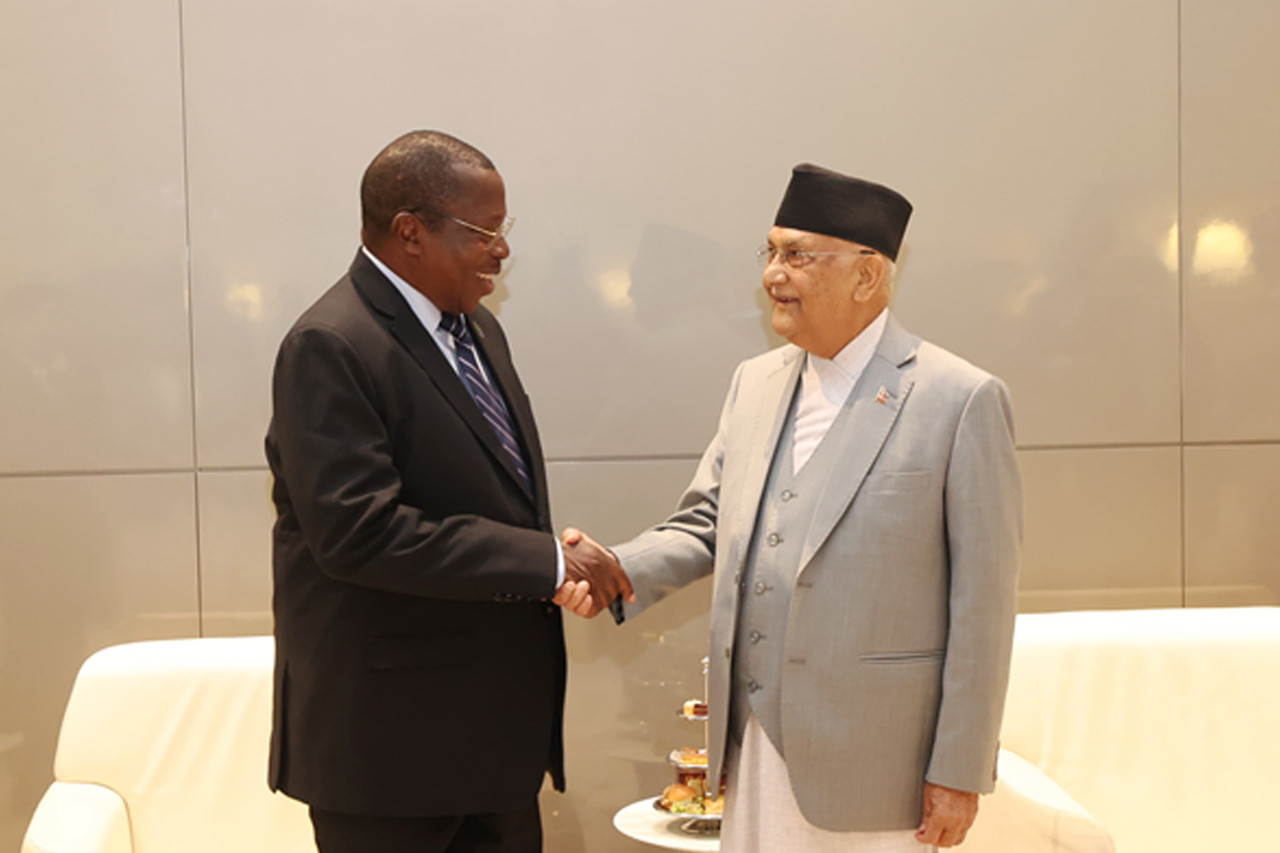 दोहामा प्रधानमन्त्री ओली र तान्जानियाका उपराष्ट्रपतिबीच भेटवार्ता