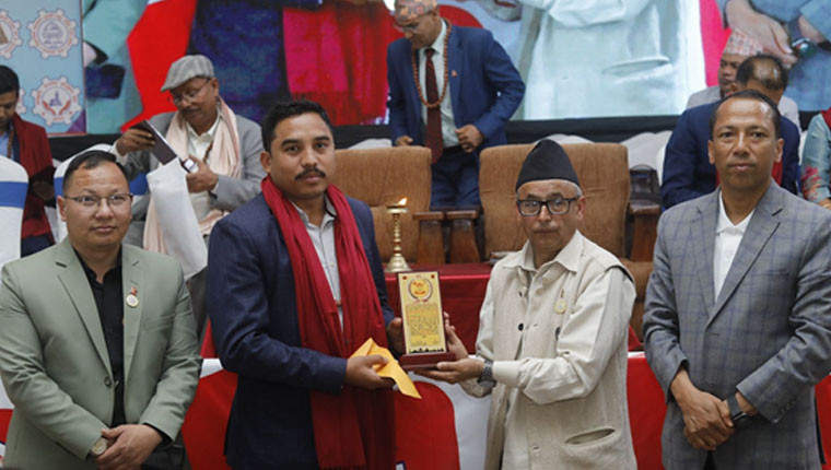 राससका उपसम्पादक बस्नेत सम्मानित