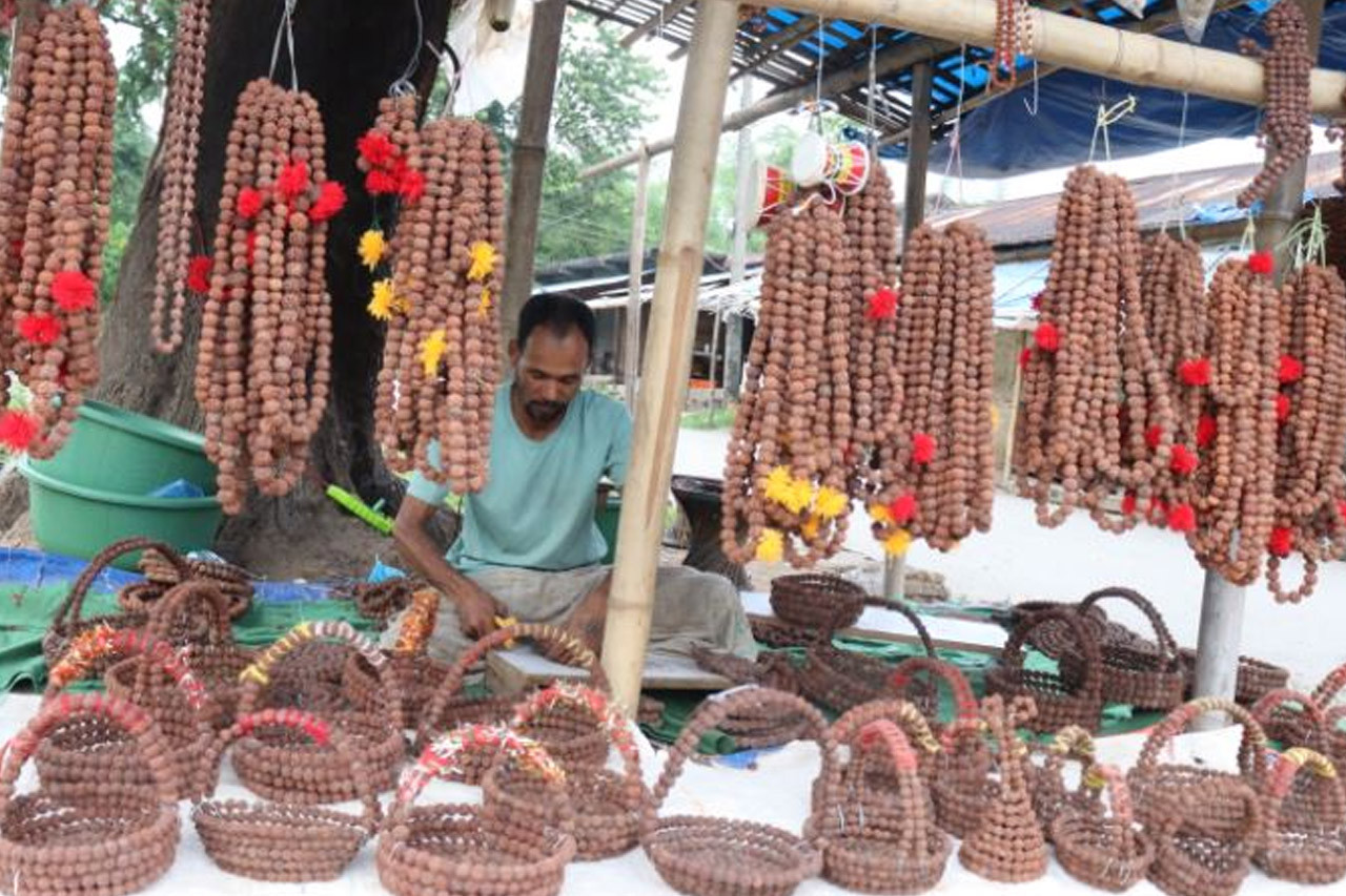 रुद्राक्ष व्यवसायबाट धरानका सन्तोषको राम्रो आम्दानी