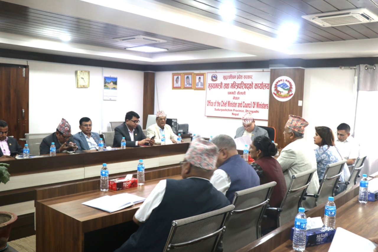 बाजुराका अग्निपीडितलाई सुदूरपश्चिम प्रदेश सरकारले ४० लाख सहयोग गर्ने