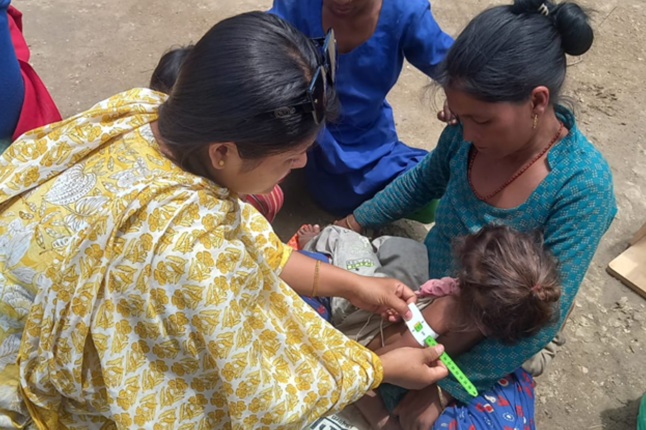 टीकापुरमा शीघ्र कुपोषण भएका बालबालिकाको खोजी तीव्र